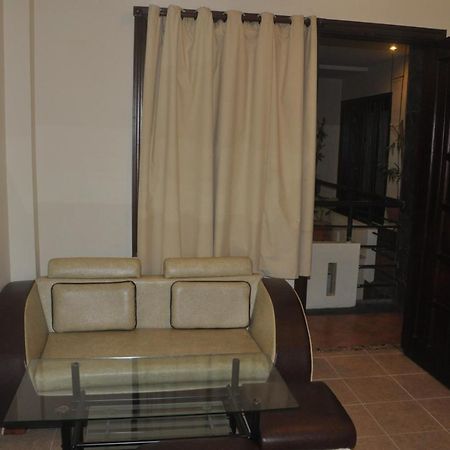 مدينة هوشي منه Caroline Hotel المظهر الخارجي الصورة