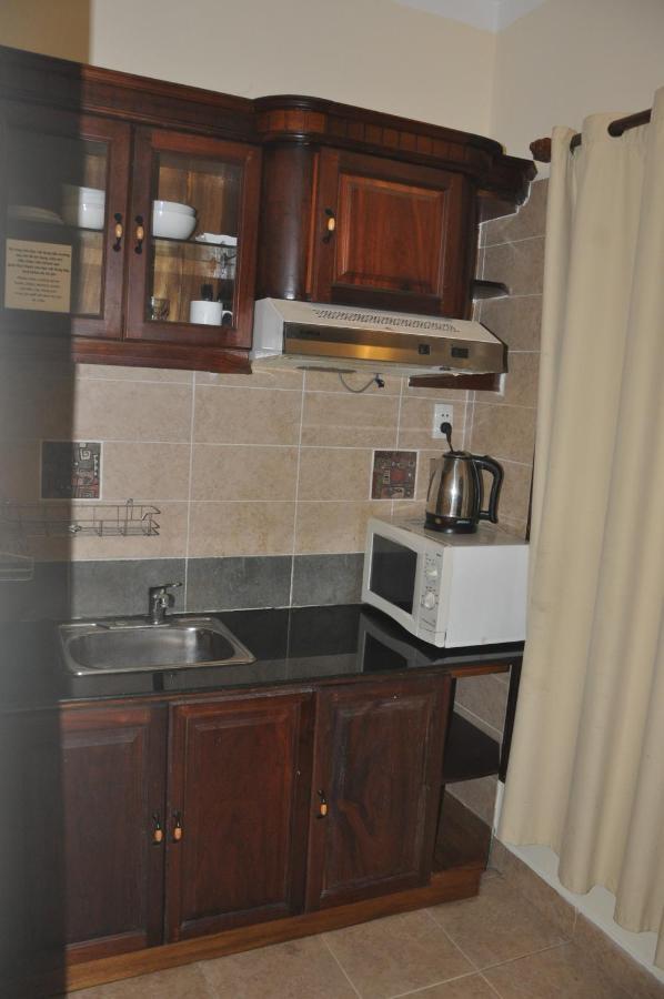 مدينة هوشي منه Caroline Hotel المظهر الخارجي الصورة