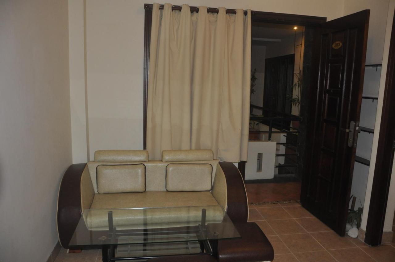 مدينة هوشي منه Caroline Hotel المظهر الخارجي الصورة