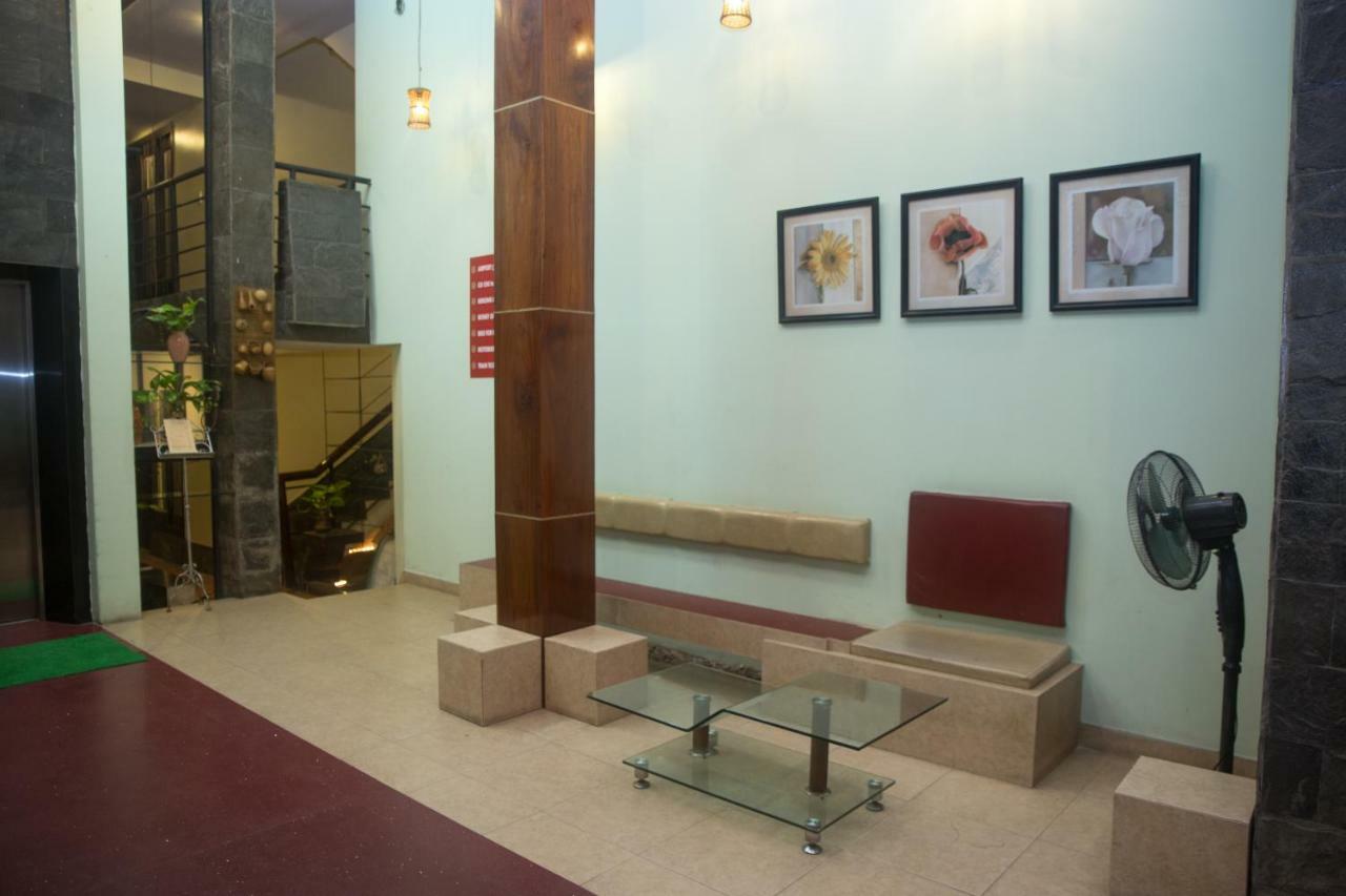 مدينة هوشي منه Caroline Hotel المظهر الخارجي الصورة